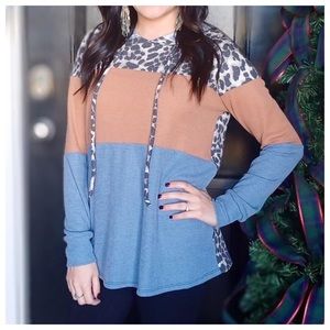Perfect peach leopard color block ribbed hooded shirt S